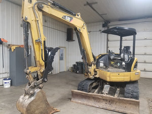 CAT 305.5 hydraulic thumb