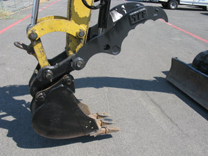 CAT 305 hydraulic thumb