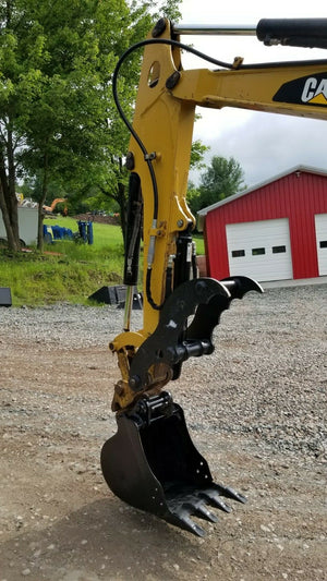 CAT 304 hydraulic thumb